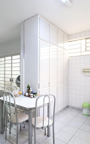 Casa à venda com 240m², 4 quartos e 1 vagaCozinha 
