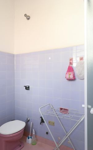 Casa à venda com 240m², 4 quartos e 1 vagaBanheiro 