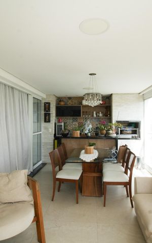Apartamento à venda com 131m², 2 quartos e 2 vagas Apartamento à venda com 131m², 2 quartos e 2 vagasVaranda gourmet