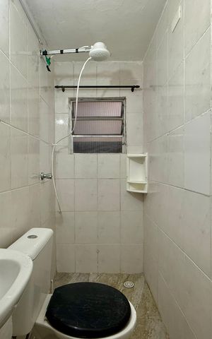 Casa para alugar com 25m², 1 quarto e sem vaga Casa para alugar com 25m², 1 quarto e sem vagaBanheiro