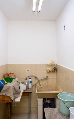 Casa à venda com 105m², 4 quartos e 1 vagaÁrea de Serviço