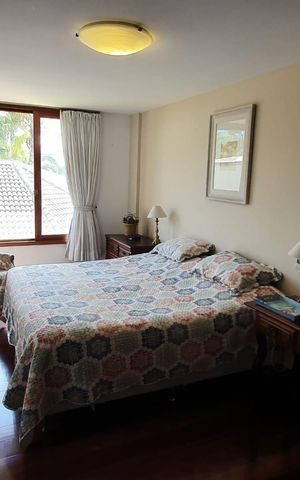 Casa à venda com 538m², 5 quartos e 3 vagas Casa à venda com 538m², 5 quartos e 3 vagasQuarto