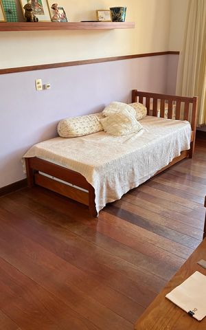 Casa à venda com 538m², 5 quartos e 3 vagas Casa à venda com 538m², 5 quartos e 3 vagasQuarto