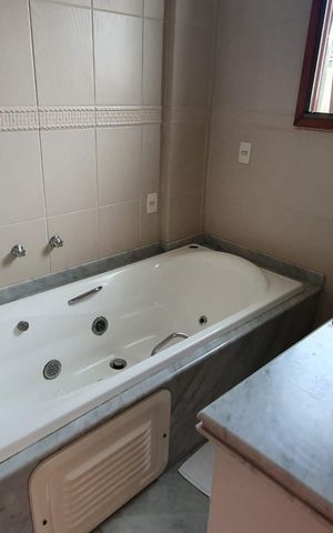 Casa à venda com 538m², 5 quartos e 3 vagas Casa à venda com 538m², 5 quartos e 3 vagasBanheiro