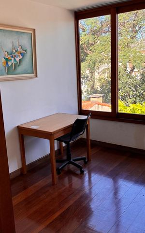 Casa à venda com 538m², 5 quartos e 3 vagas Casa à venda com 538m², 5 quartos e 3 vagasQuarto