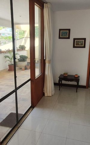 Casa à venda com 538m², 5 quartos e 3 vagas Casa à venda com 538m², 5 quartos e 3 vagasHall de entrada