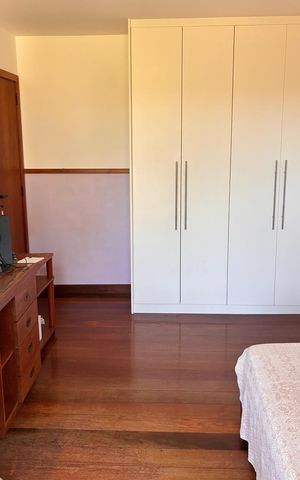 Casa à venda com 538m², 5 quartos e 3 vagas Casa à venda com 538m², 5 quartos e 3 vagasQuarto