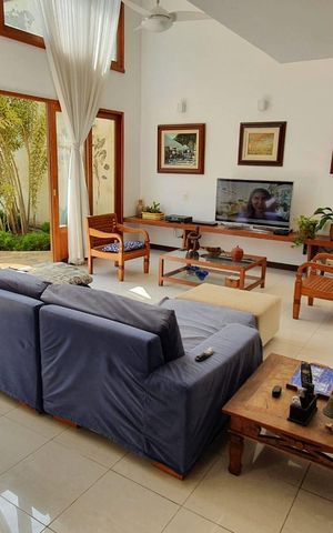 Casa à venda com 538m², 5 quartos e 3 vagas Casa à venda com 538m², 5 quartos e 3 vagasSala