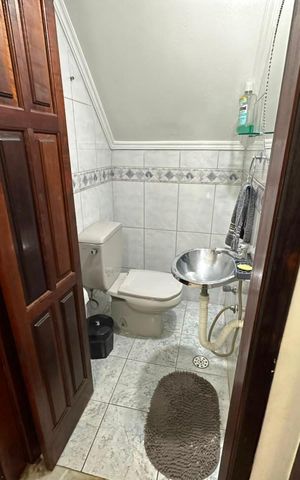 Casa à venda com 222m², 6 quartos e 2 vagas Casa à venda com 222m², 6 quartos e 2 vagasBanheiro - casa 1