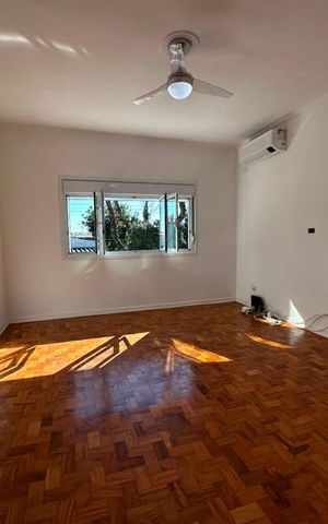 Casa à venda com 222m², 6 quartos e 2 vagas Casa à venda com 222m², 6 quartos e 2 vagasQuarto - casa 1