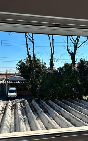 Casa à venda com 222m², 6 quartos e 2 vagas Casa à venda com 222m², 6 quartos e 2 vagasVista