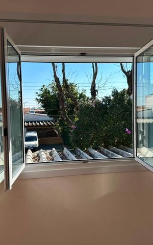 Casa à venda com 222m², 6 quartos e 2 vagas Casa à venda com 222m², 6 quartos e 2 vagasVista
