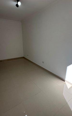 Casa à venda com 222m², 6 quartos e 2 vagas Casa à venda com 222m², 6 quartos e 2 vagasQuarto - casa 2
