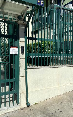 Apartamento à venda com 75m², 3 quartos e 1 vagaFachada e portaria