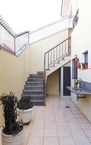 Casa à venda com 250m², 3 quartos e 3 vagas