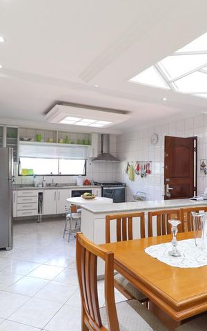 Casa à venda com 250m², 3 quartos e 3 vagas