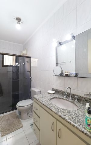 Casa à venda com 250m², 3 quartos e 3 vagas