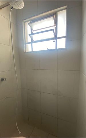 Casa à venda com 64m², 2 quartos e 5 vagas Casa à venda com 64m², 2 quartos e 5 vagasBanheiro