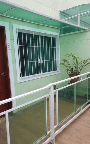 Casa de condomínio à venda com 85m², 2 quartos e 2 vagas Casa de condomínio à venda com 85m², 2 quartos e 2 vagasÁrea externa