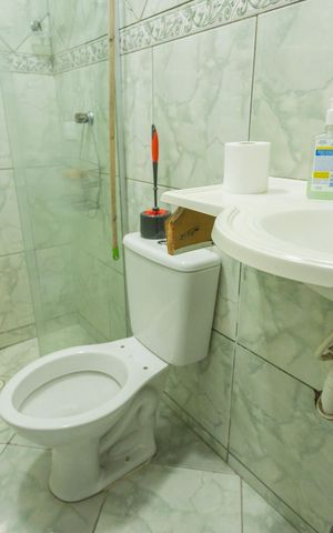 Casa à venda com 200m², 3 quartos e 2 vagasBanheiro da Edícula