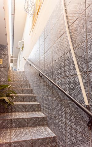 Casa à venda com 200m², 3 quartos e 2 vagasEscada
