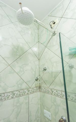 Casa à venda com 200m², 3 quartos e 2 vagasBanheiro da Edícula