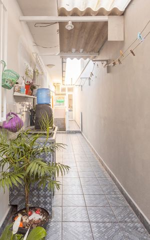 Casa à venda com 200m², 3 quartos e 2 vagasCorredor