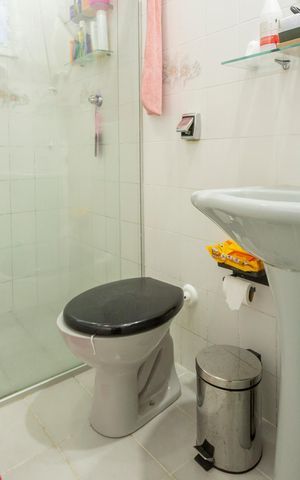Casa à venda com 200m², 3 quartos e 2 vagasBanheiro da Suíte 2