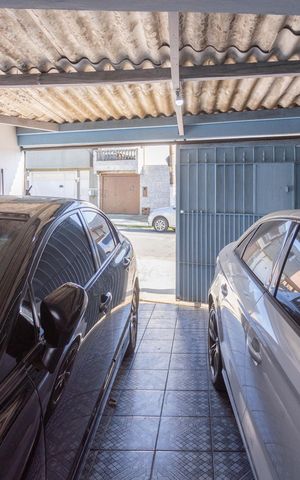 Casa à venda com 200m², 3 quartos e 2 vagasGaragem
