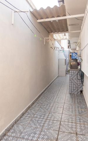 Casa à venda com 200m², 3 quartos e 2 vagasCorredor