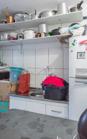 Casa à venda com 200m², 3 quartos e 2 vagasCozinha da Edícula