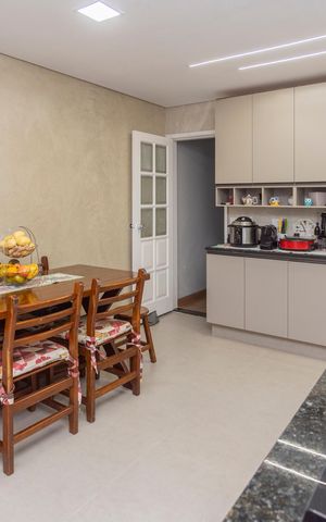 Casa à venda com 200m², 3 quartos e 2 vagasCozinha