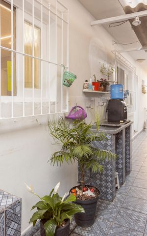 Casa à venda com 200m², 3 quartos e 2 vagasCorredor