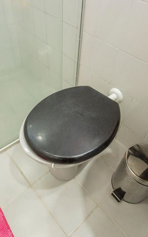 Casa à venda com 200m², 3 quartos e 2 vagasBanheiro da Suíte 2