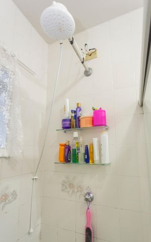 Casa à venda com 200m², 3 quartos e 2 vagasBanheiro da Suíte 2