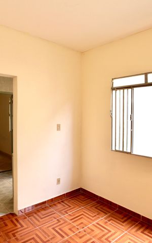 Casa para alugar com 40m², 2 quartos e sem vaga Casa para alugar com 40m², 2 quartos e sem vagaSala