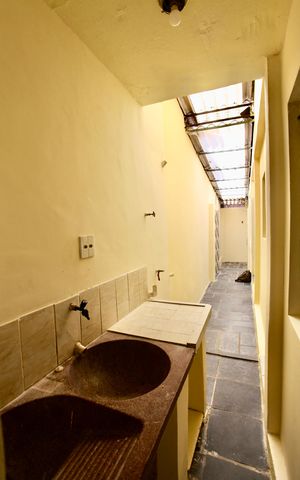 Casa para alugar com 40m², 2 quartos e sem vaga Casa para alugar com 40m², 2 quartos e sem vagaCozinha e Área de serviço