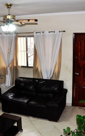Casa à venda com 230m², 2 quartos e 4 vagas Casa à venda com 230m², 2 quartos e 4 vagasDetalhe - Sala