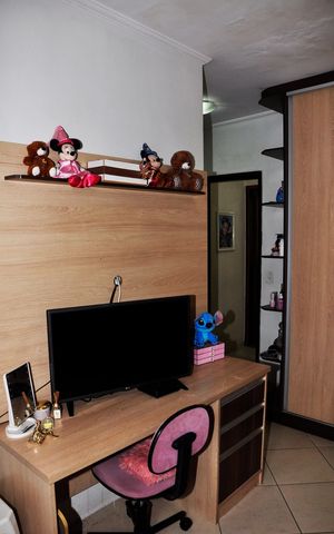 Casa à venda com 230m², 2 quartos e 4 vagas Casa à venda com 230m², 2 quartos e 4 vagasDetalhe - Quarto 02 com Suíte
