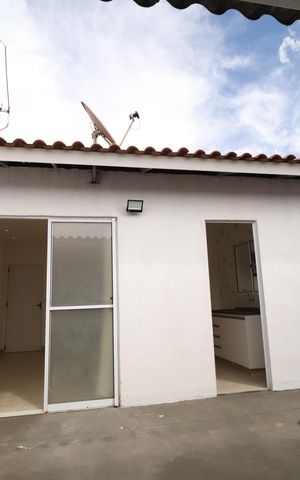 Casa de condomínio para alugar com 90m², 2 quartos e 2 vagasQuintal