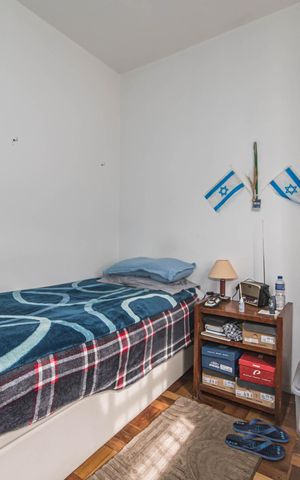 Casa à venda com 200m², 3 quartos e 4 vagas Casa à venda com 200m², 3 quartos e 4 vagasQuarto 2