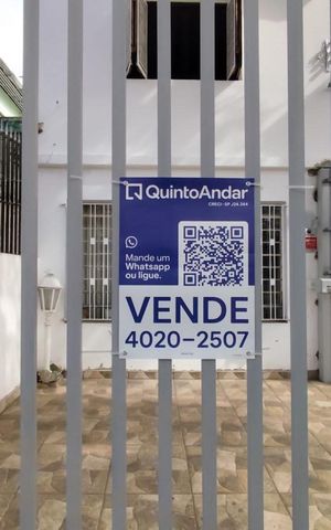 Casa à venda com 200m², 3 quartos e 4 vagas Casa à venda com 200m², 3 quartos e 4 vagasPlaquinha