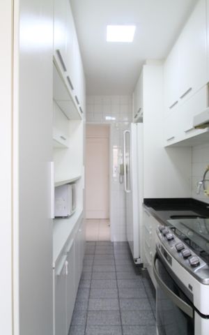 Apartamento à venda com 68m², 3 quartos e 2 vagasCozinha - Armários