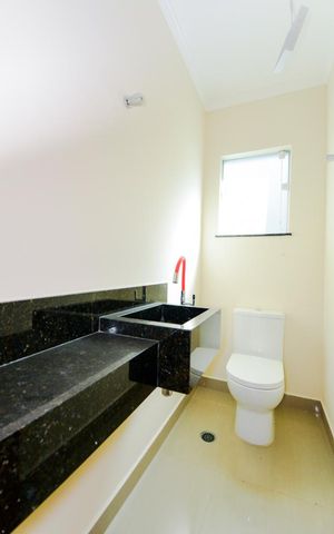 Casa à venda com 125m², 3 quartos e sem vagaLavabo