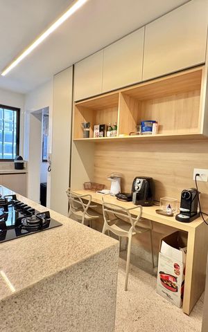 Apartamento à venda com 100m², 3 quartos e 2 vagas Apartamento à venda com 100m², 3 quartos e 2 vagasCozinha e Área de Serviço