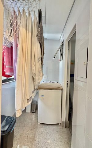 Apartamento à venda com 100m², 3 quartos e 2 vagas Apartamento à venda com 100m², 3 quartos e 2 vagasCozinha e Área de Serviço
