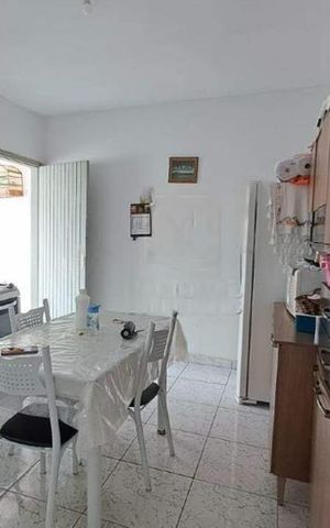 Casa à venda com 242m², 1 quarto e 2 vagas