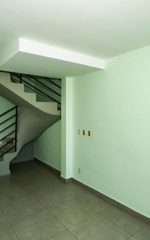 Casa à venda com 87m², 2 quartos e 2 vagasSala