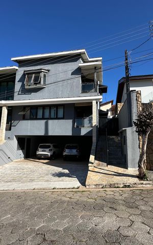 Casa de condomínio para alugar com 500m², 1 quarto e 6 vagas Casa de condomínio para alugar com 500m², 1 quarto e 6 vagasFachada