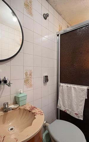 Casa para alugar com 258m², 6 quartos e 8 vagas Casa para alugar com 258m², 6 quartos e 8 vagasBanheiro